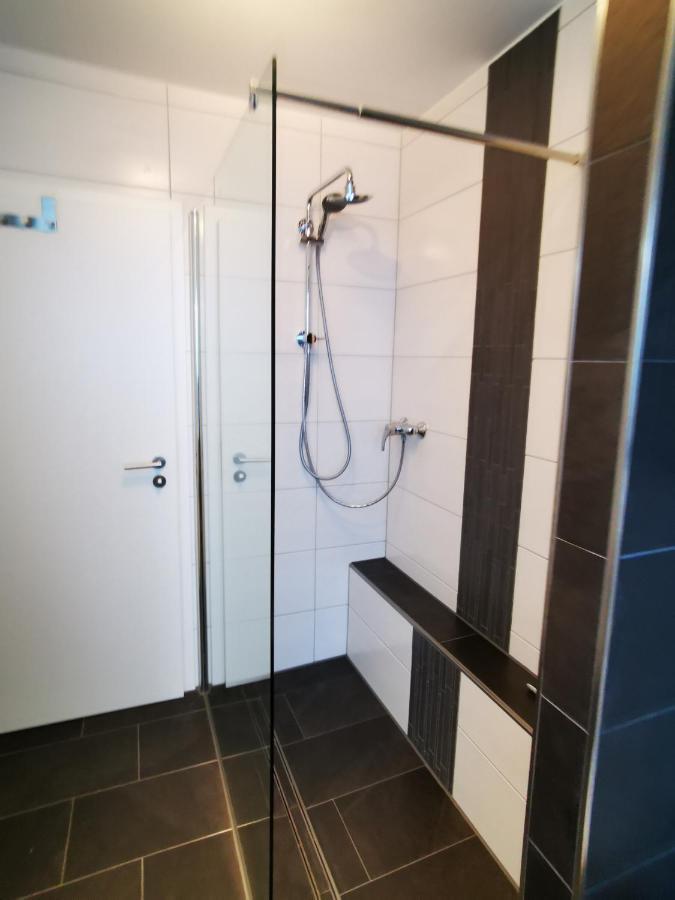 Moderne Landhaus-ferienwohnung Mit Balkon * Kempen